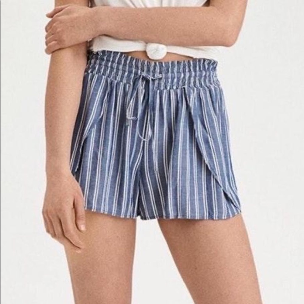 American Eagle Flowy Shorts
